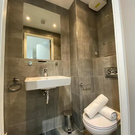 דירה Eyre Square Self Catering *