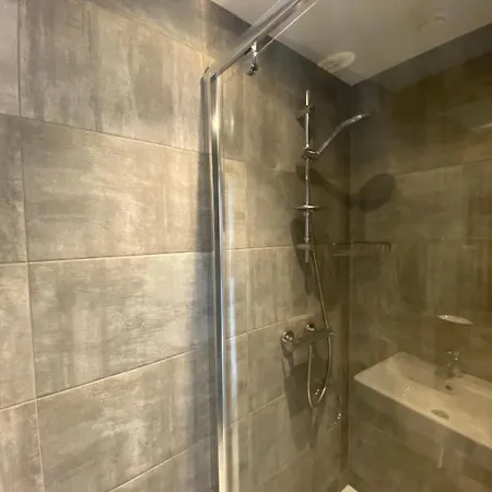 Eyre Square Self Catering * Galway