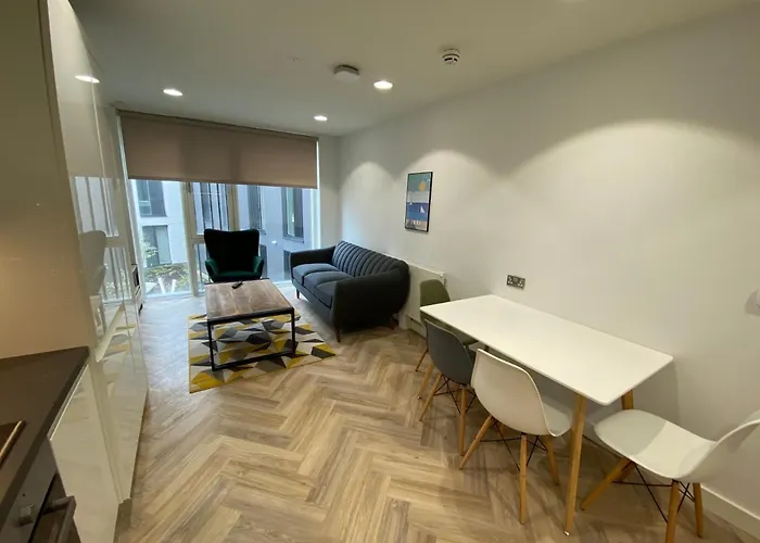 Eyre Square Self Catering *