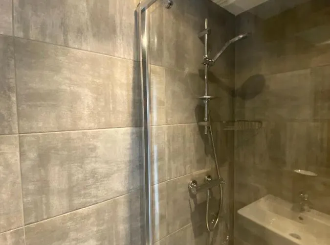 Eyre Square Self Catering * Galway