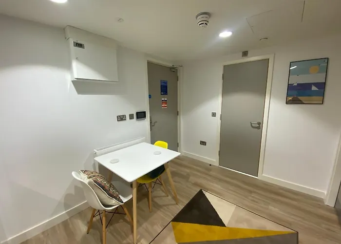 Eyre Square Self Catering *