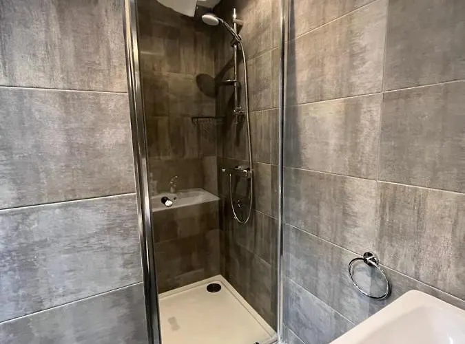 Eyre Square Self Catering * Galway