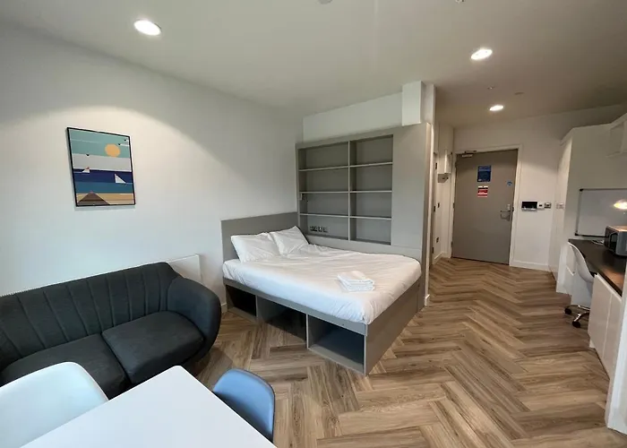 Eyre Square Self Catering *